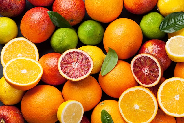 Flebinec Plus - Gli agrumi come arance, pompelmi e limoni favoriscono l’aumento del tono e dell’elasticità delle vene.